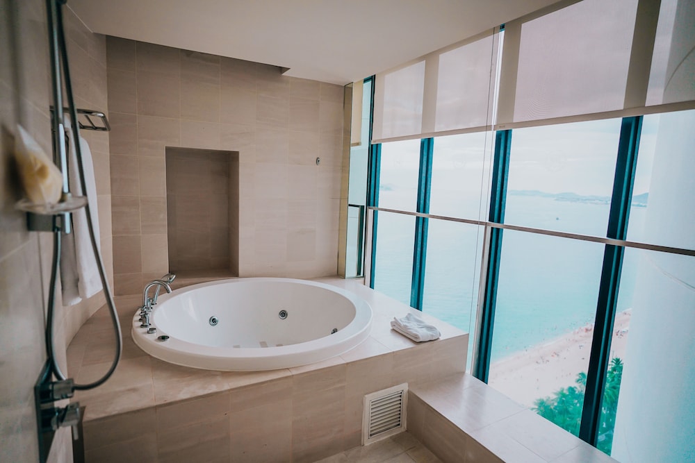 Junior Suite, 1 Bedroom - Photo 8