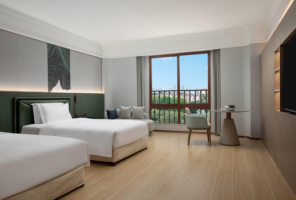 Deluxe Room, 2 Double Beds, Lake View