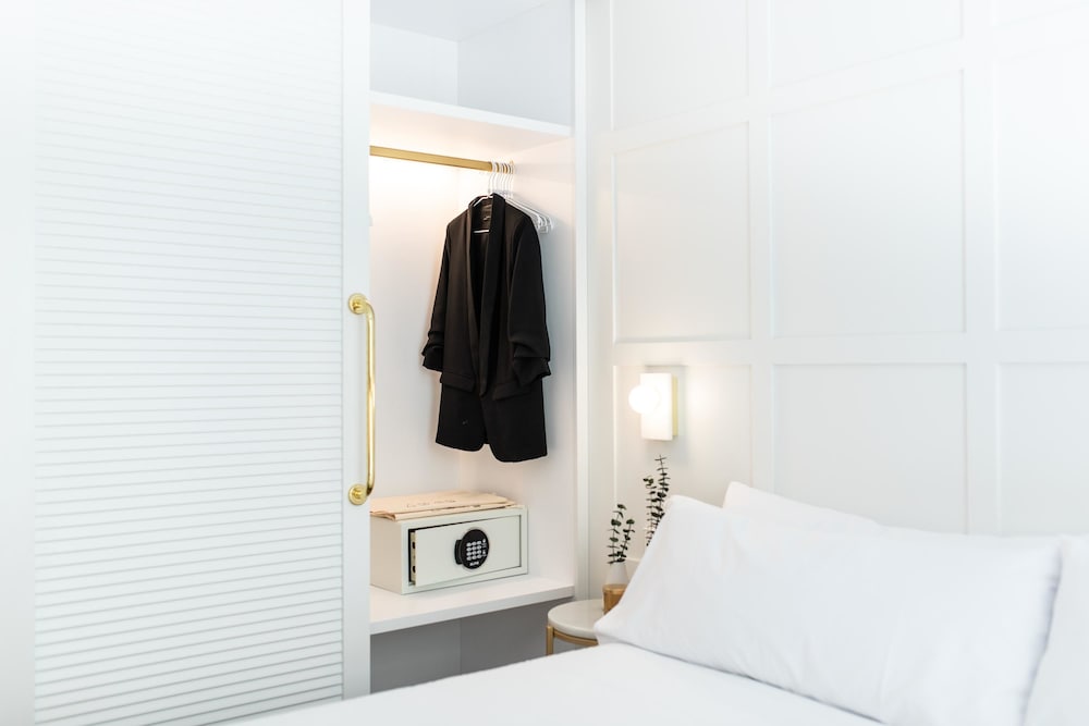 Double Room - Photo 10