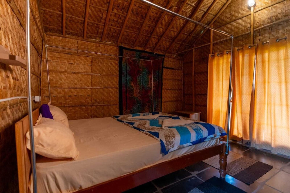 Deluxe Double Room, Balcony, Garden View