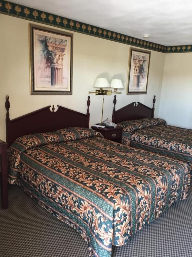 Room, 2 Queen Beds photo 3