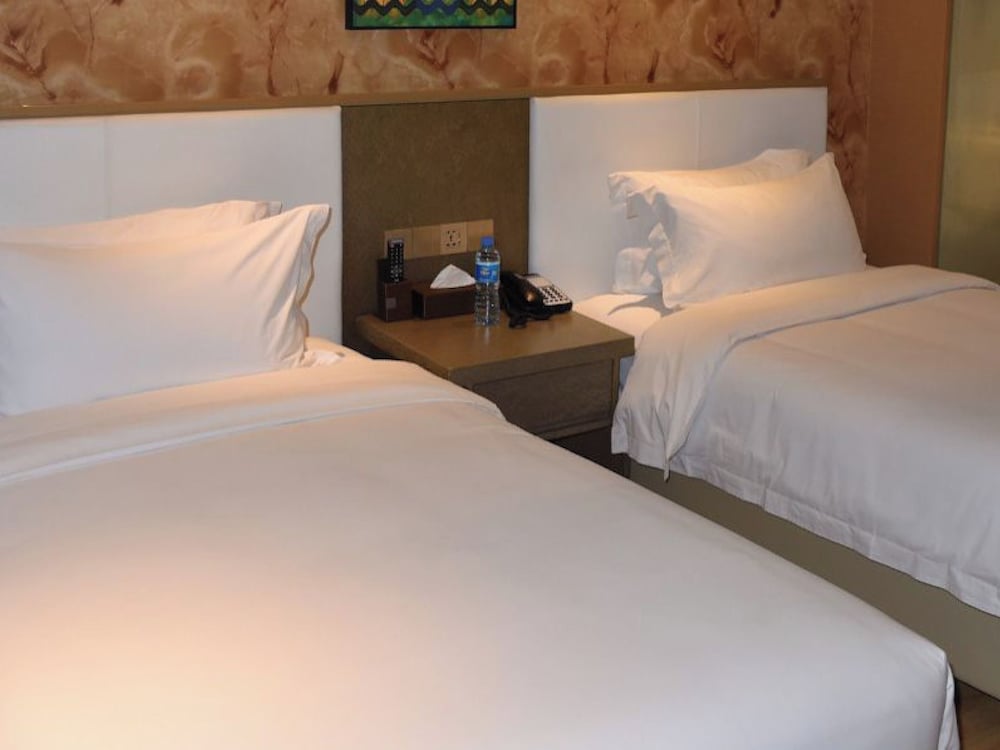 Premium Twin Room - Photo 4