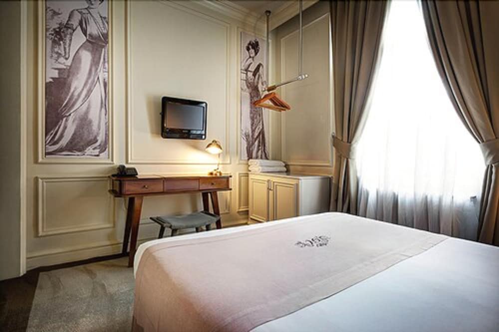 Classic Double or Twin Room photo 2