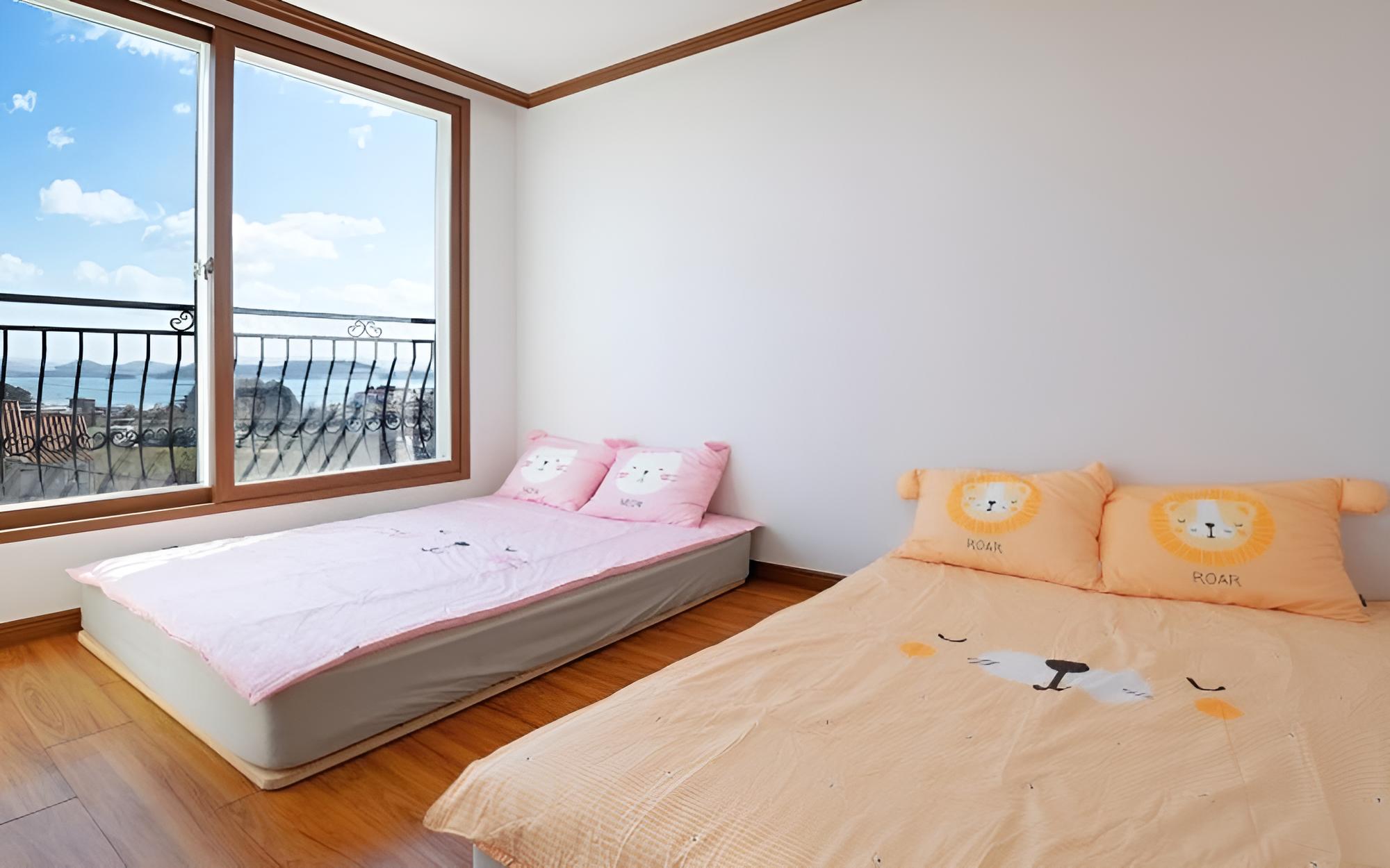 Room (Room 203 (Two rooms livingroom bathro) - Photo 5