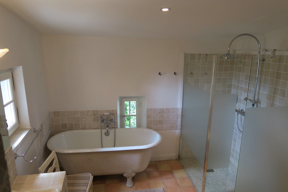 Double or Twin Room (Brettes-Thurin) photo 3