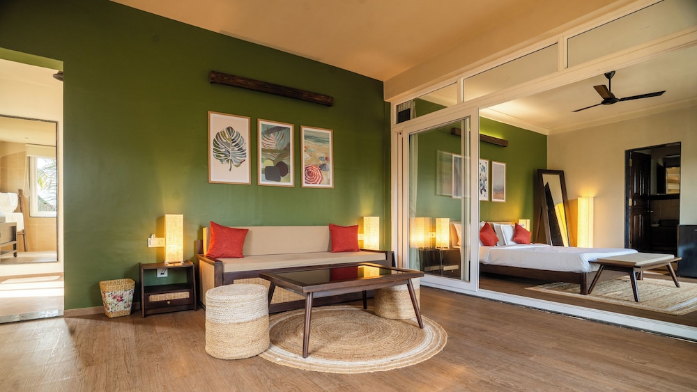 Family Suite, Balcony, Hill View