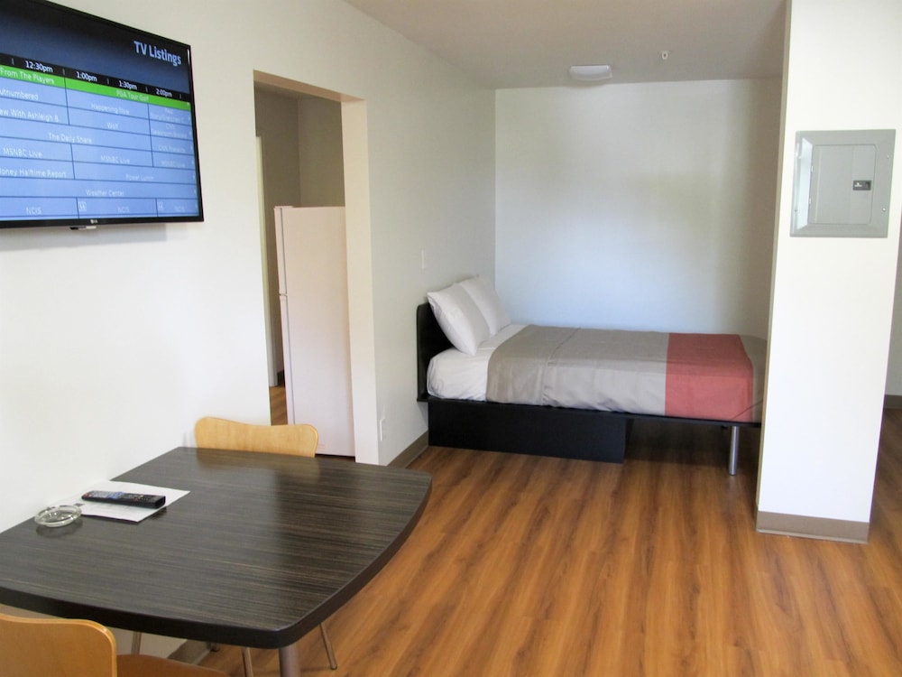 Deluxe Room, 2 Double Beds, Smoking, Refrigerator & Microwave photo 2