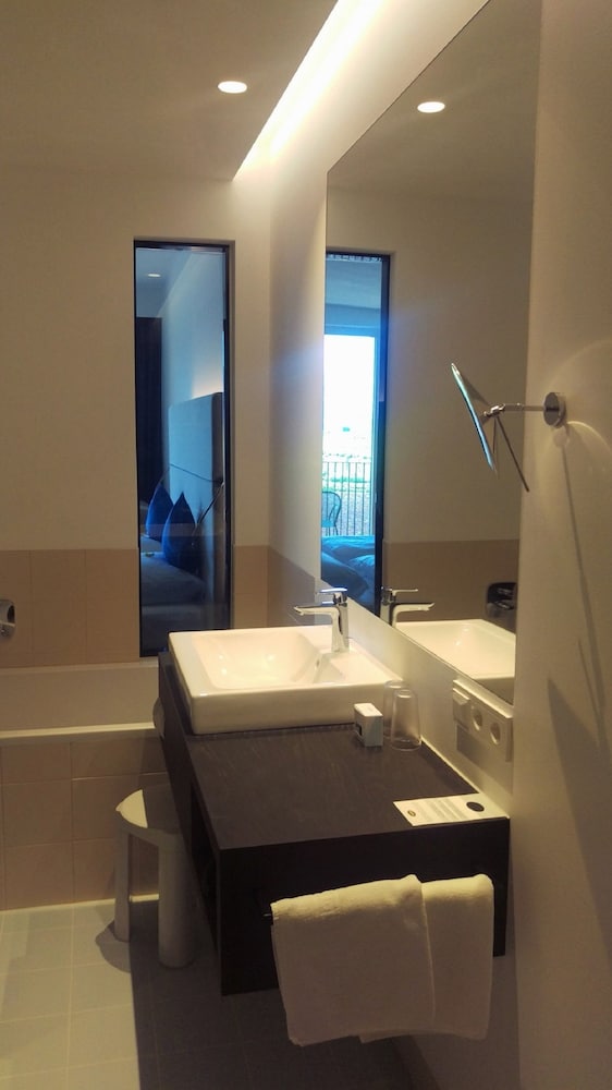 Lake room on the second floor, with balcony and lake view photo 3