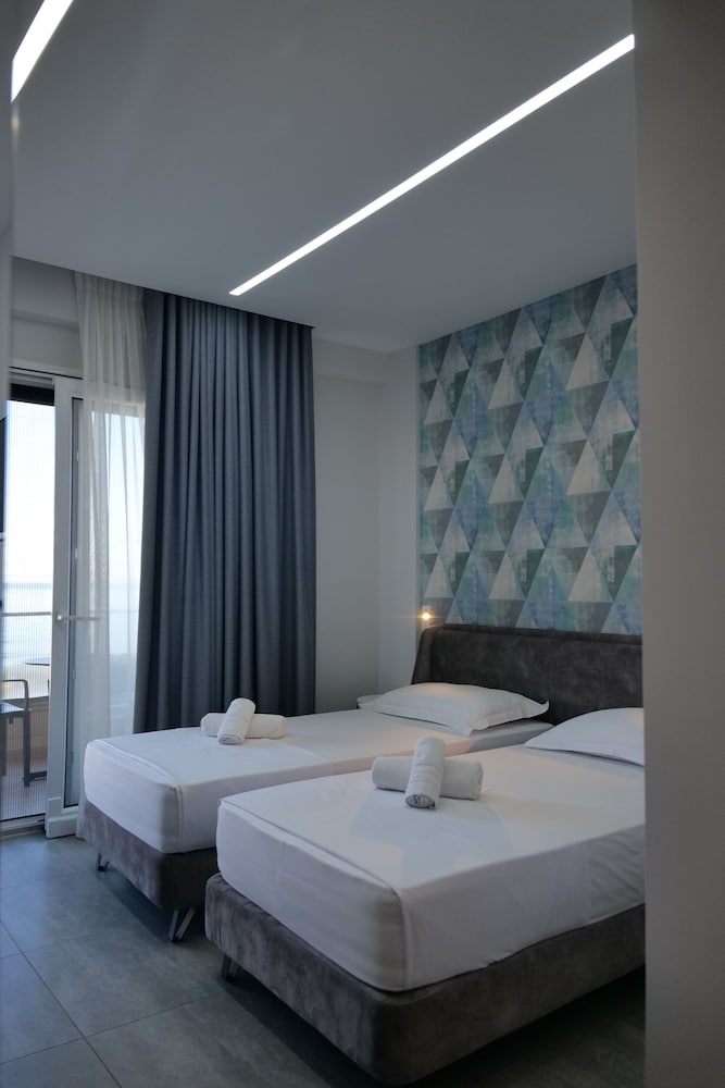 Premier Triple-Sea Front with Private Balcony photo 2