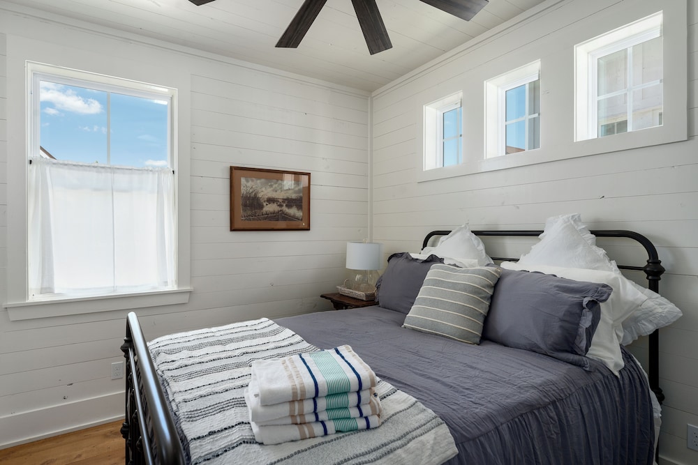 Row Home - The Longleaf photo 1