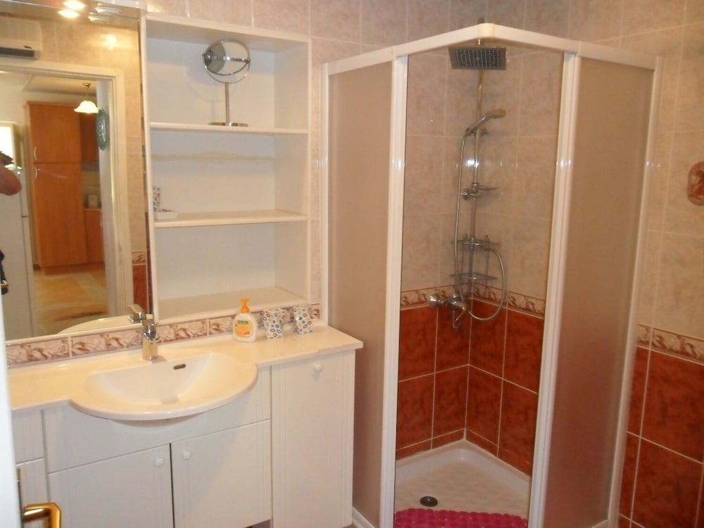 Apartment (Zlato - with pool - A3 Lovor (4+1)) photo 2