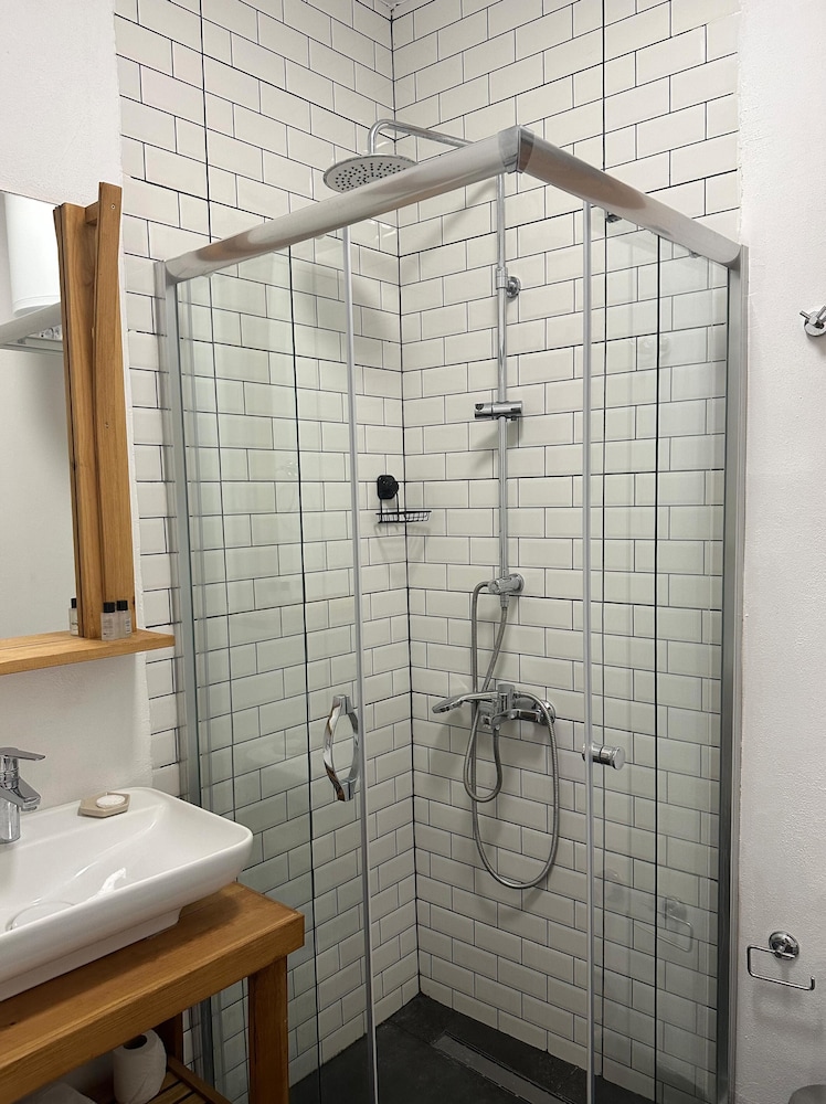 Deluxe Twin Room - Photo 2