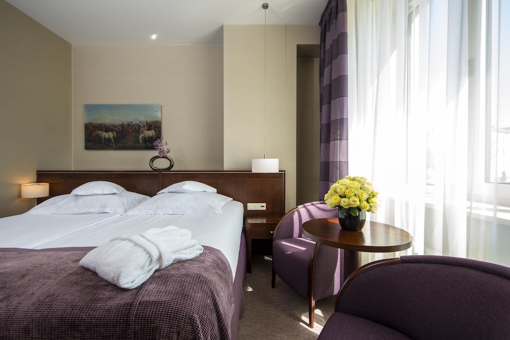 Double Room Standard - Photo 9