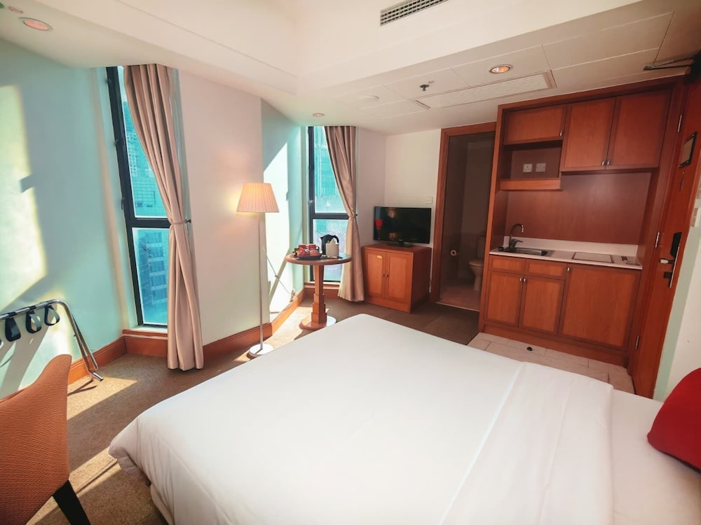 Superior Room, 1 Queen Bed, Smoking, City View photo 3
