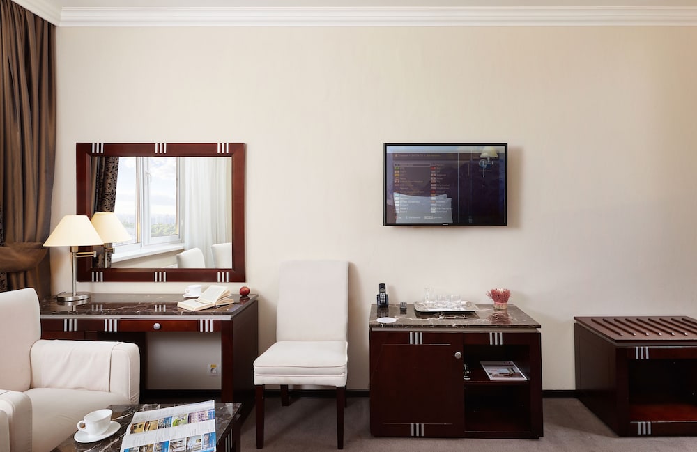 Classic Twin Room, 2 Twin Beds photo 2