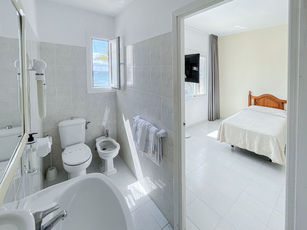 Standard Double Room, Sea View - Photo 7