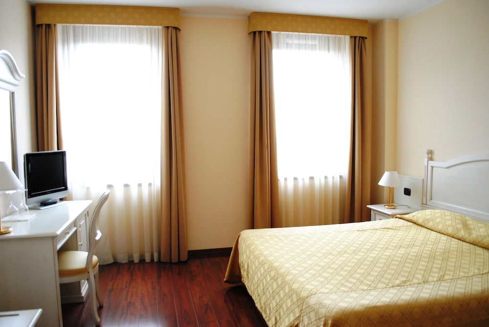 Standard Double Room - Photo 1