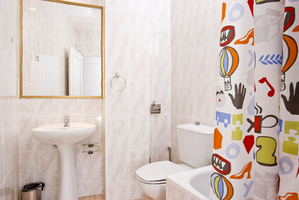Shared Dormitory, Mixed Dorm, Private Bathroom (1 bed in a 8 beds dorm) photo 2