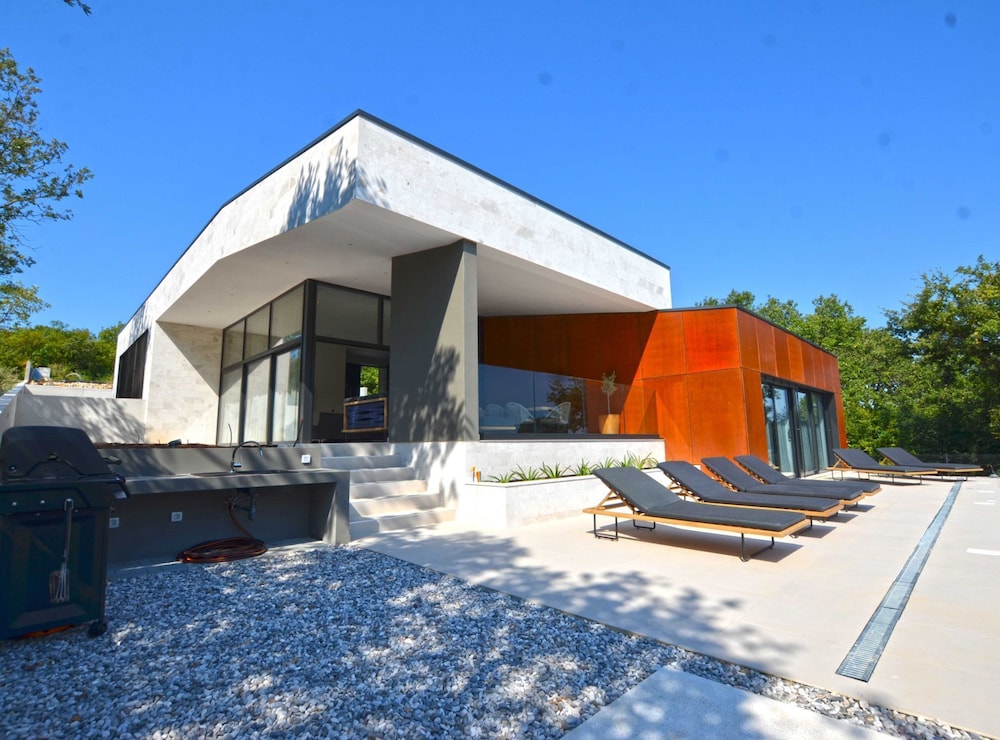 Villa (Four Bedroom Villa)