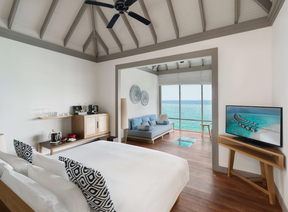 Sunset Pool Water Villa I Complimentary Seaplane for 7 nights and more I Non-Motorized Water Sports
