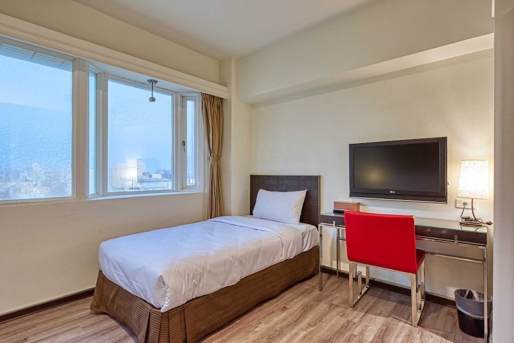 Basic Triple Room, Multiple Beds photo 3