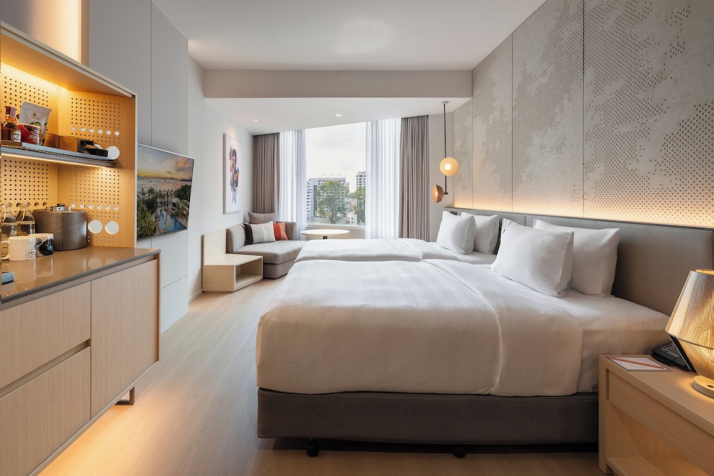 Deluxe City View - Newly Renovated