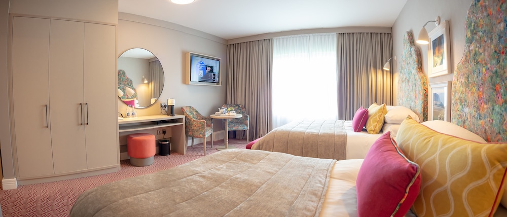 Accessible Twin Room photo 1