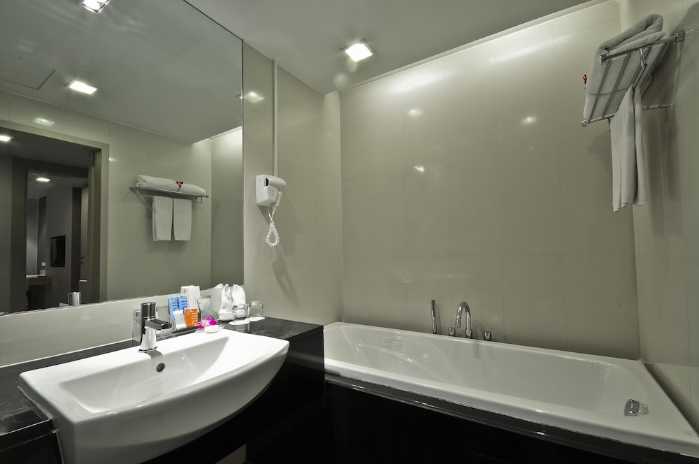 Two Bedrooms Family Suites - Photo 8