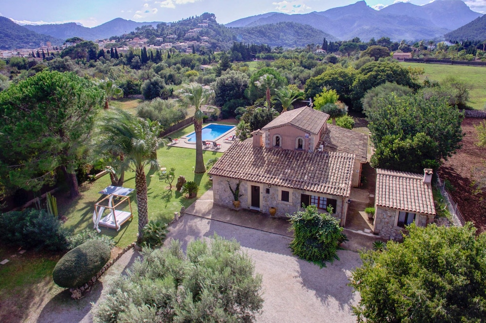 Superior Studio Suite, Pool View