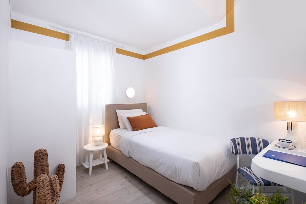 Small Single Room