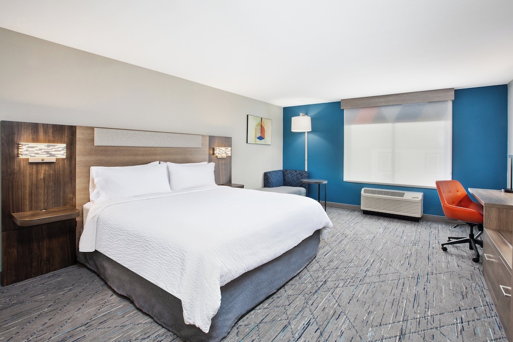 Standard Room, 1 King Bed, Accessible (Mobility, Accessible Tub) - Photo 3