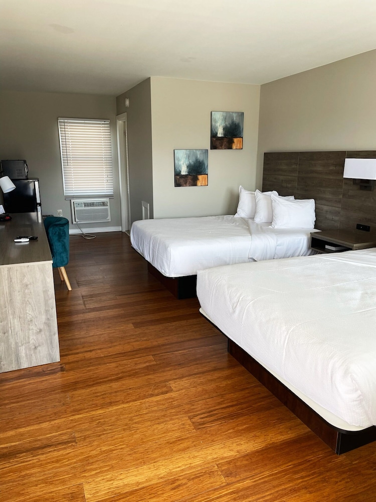 Deluxe Room, 2 Double Beds photo 2