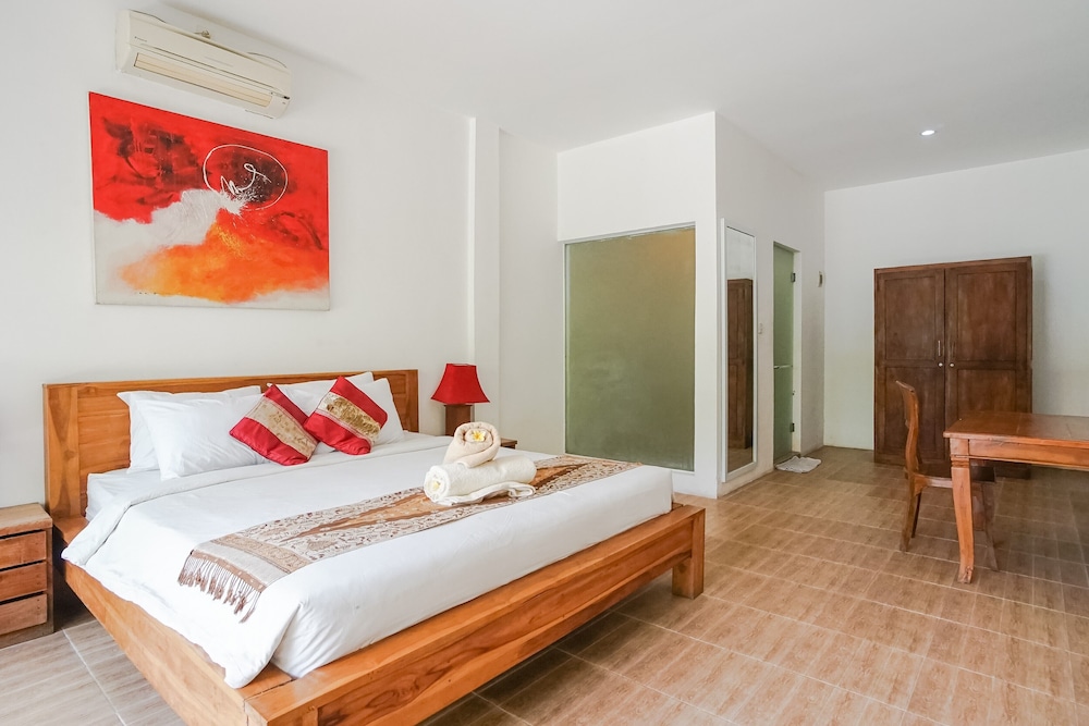 Deluxe Room, Pool View