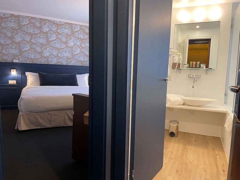 Family Suite, 2 Bedrooms, 2 Bathrooms thumbnail 6