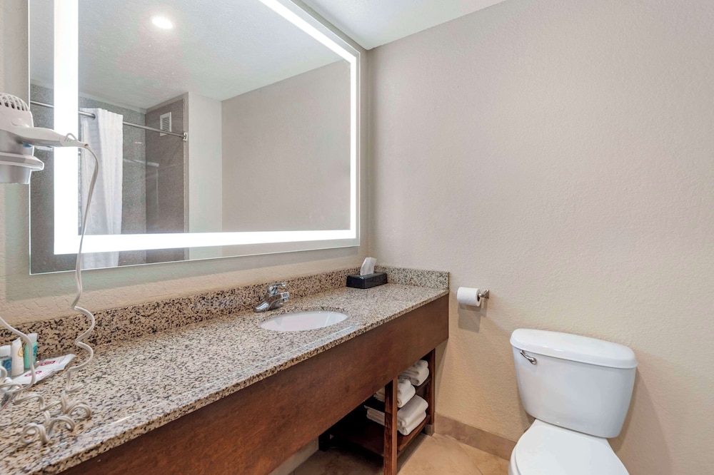 Suite, Multiple Beds, Non Smoking - Photo 3
