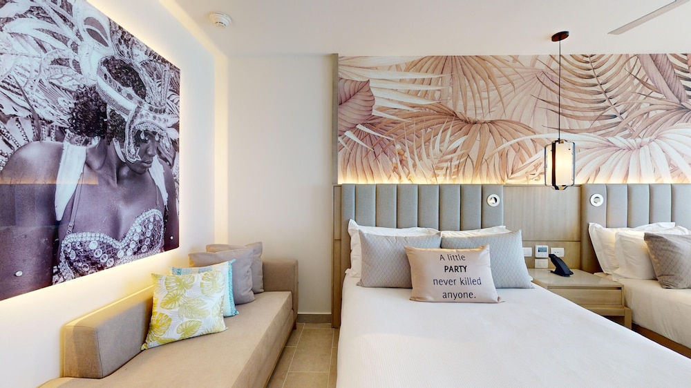 Luxury Beach Front Room Diamond Club