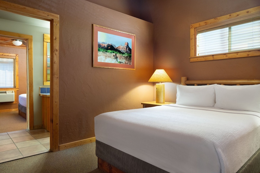 Riverside Queen Cabin, Cabin with a view photo 1