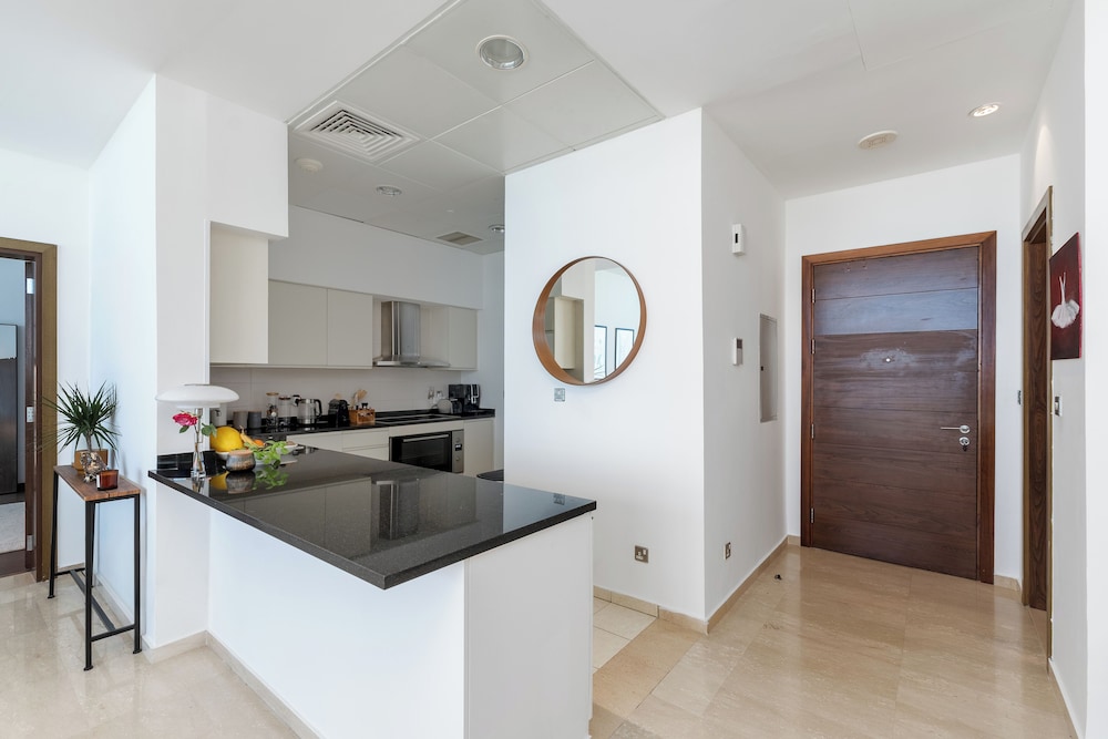 Romantic Apartment, 2 Bedrooms, Balcony, Harbor View photo 2