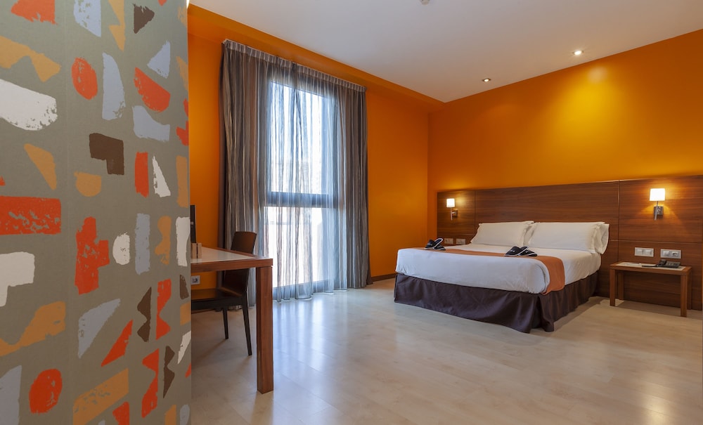 Double or Twin Room - Photo 11
