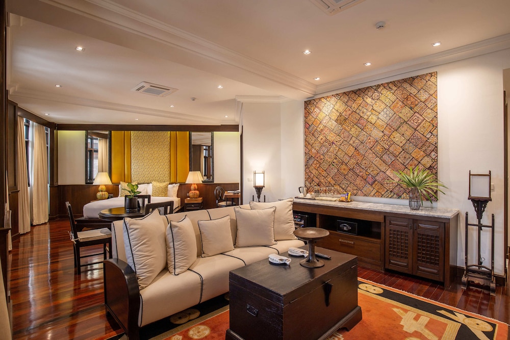 Grand Suite, 1 King Bed, Non Smoking - Photo 4
