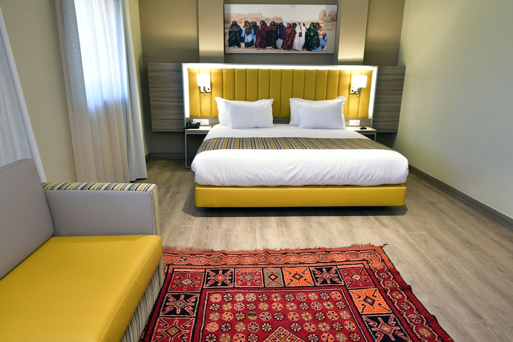 Business Suite photo 3