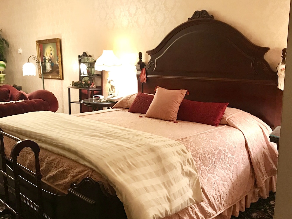 Standard Double Room, Ensuite (Barnside Victorian Luxury) photo 1