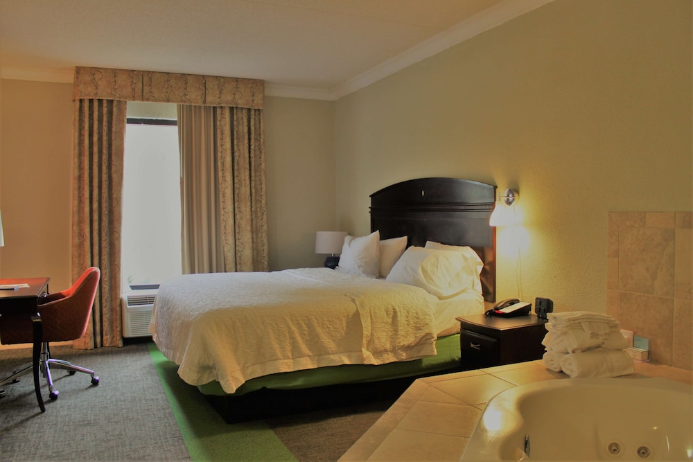 Deluxe Room, 1 King Bed, Non Smoking - Photo 1