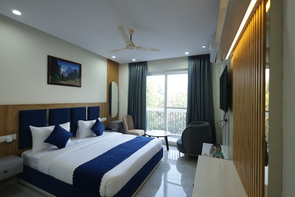 Superior Double Room, Balcony, Mountain View