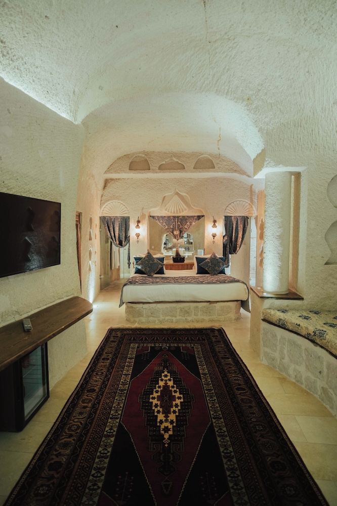 Deluxe Stone Suite with Stone - Photo 20