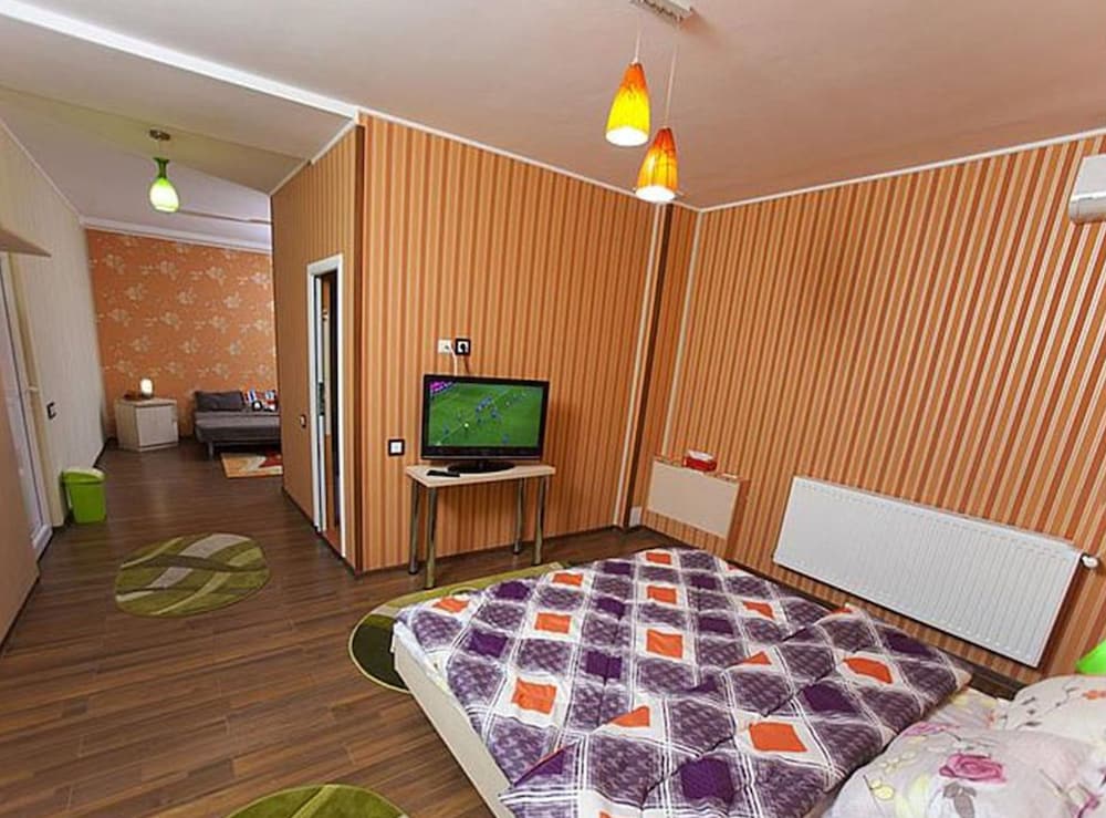Standard Suite, 1 Queen Bed with Sofa bed, Non Smoking photo 1