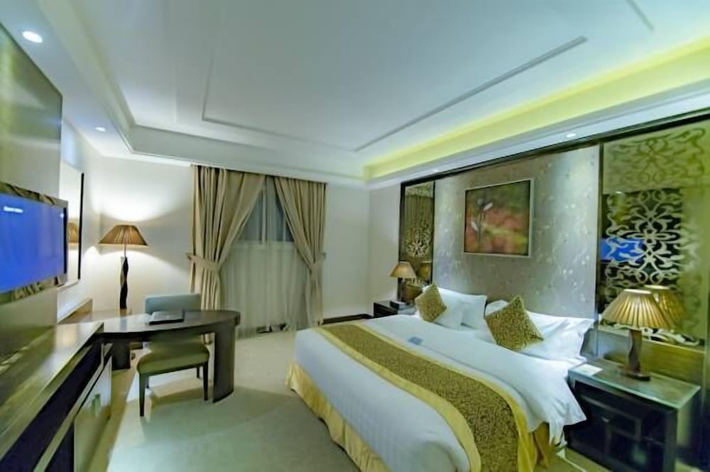 Royal Suite (With 1 Bathroom)