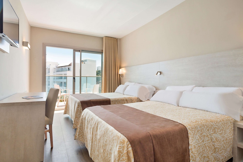 Double Room (4 adults)