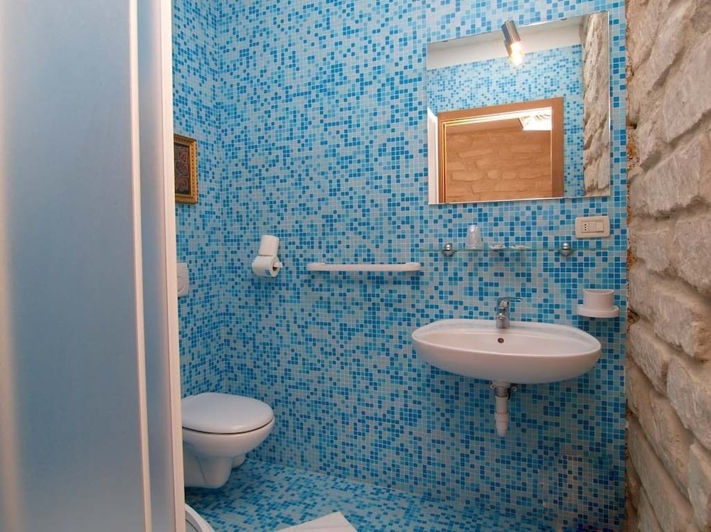 Classic Double or Twin Room, 1 Double Bed, Non Smoking, Mountain View photo 3