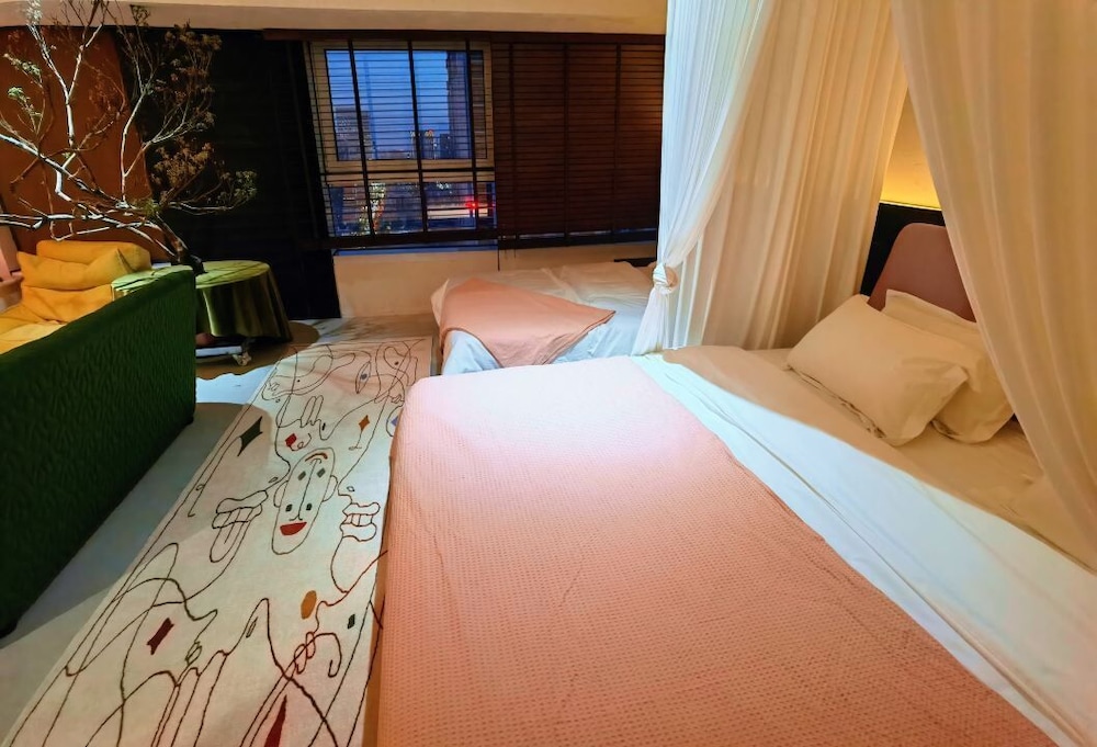 Family Twin Room, City View photo 3